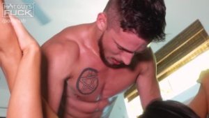 와! 두 번째 사실: 아시아계 여자들이 가장 효과적일까? 학교 섹스